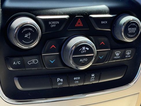 Used 2015 Jeep Grand Cherokee Overland RWD image 19