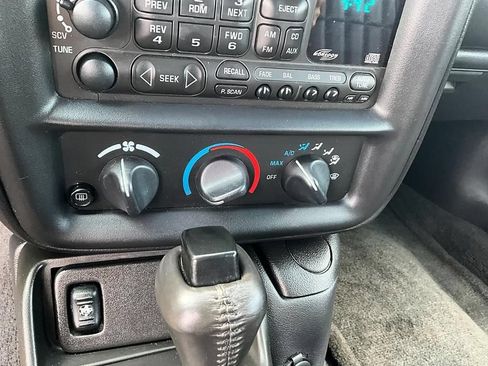 Used 2002 Chevrolet Camaro Z28 w/ Sport Appearance Pkg RWD image 21