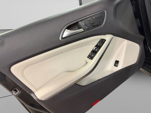 Used 2015 Mercedes-Benz GLA 250 4MATIC image 16