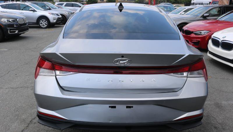 Used 2023 Hyundai Elantra SEL w/ Convenience Package FWD image 6