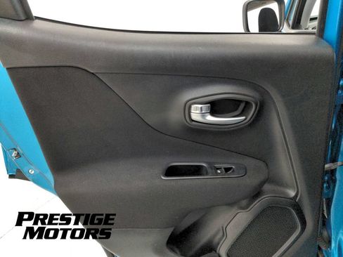 Used 2020 Jeep Renegade Sport w/ Sport Appearance Group AWD/4WD image 26