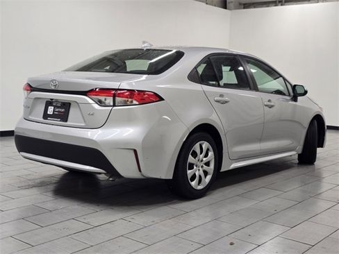 Used 2022 Toyota Corolla LE image 13