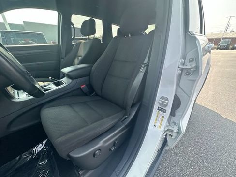 Certified 2021 Jeep Grand Cherokee Laredo w/ Security & Convenience Group AWD/4WD image 13