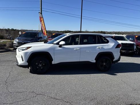 Used 2023 Toyota RAV4 XLE image 6