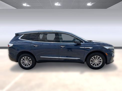 Used 2023 Buick Enclave Essence AWD/4WD image 7
