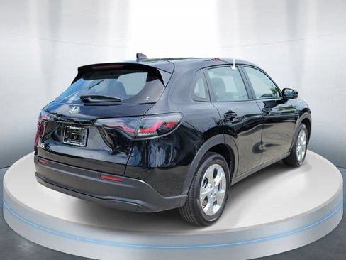 Used 2025 Honda HR-V LX image 4