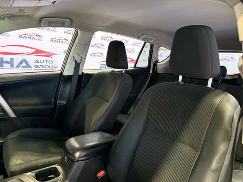 Used 2017 Toyota RAV4 LE FWD image 28