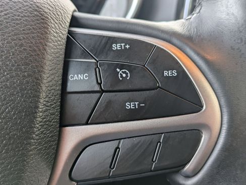 Used 2019 Jeep Grand Cherokee Altitude image 13