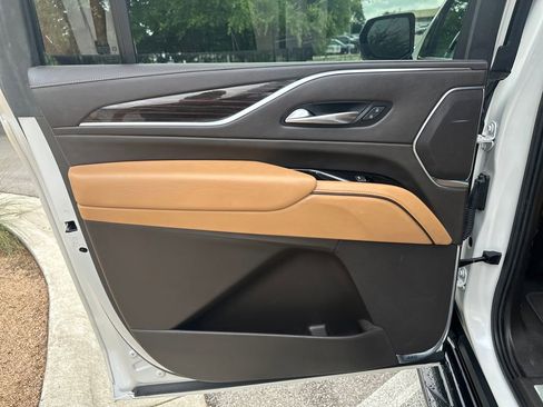 Used 2021 Cadillac Escalade ESV Sport RWD image 29