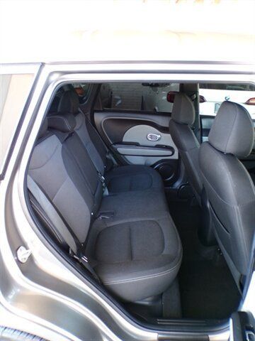 Used 2017 Kia Soul + FWD image 23