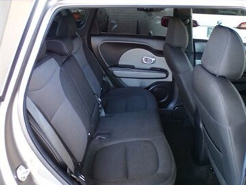 Used 2017 Kia Soul + FWD image 23