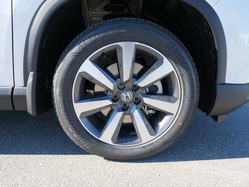 New 2025 Honda Pilot Touring image 10