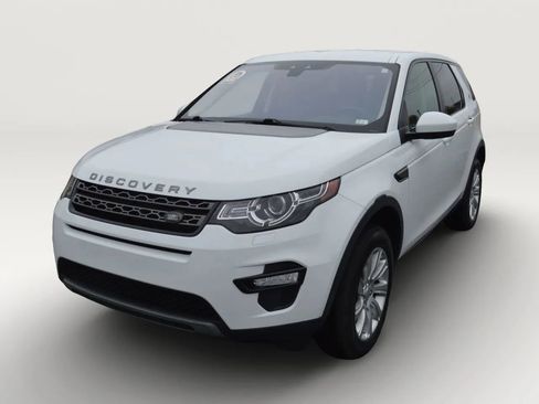 Used 2018 Land Rover Discovery Sport SE image 2