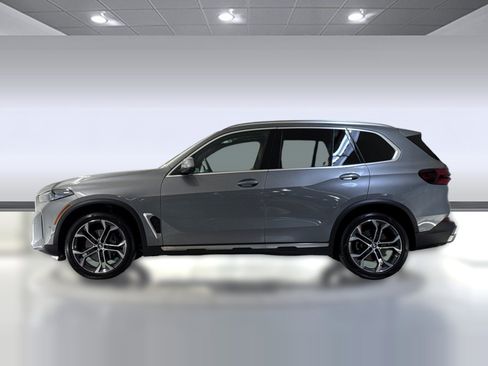 Used 2026 BMW X5 sDrive40i w/ Premium Package RWD image 2