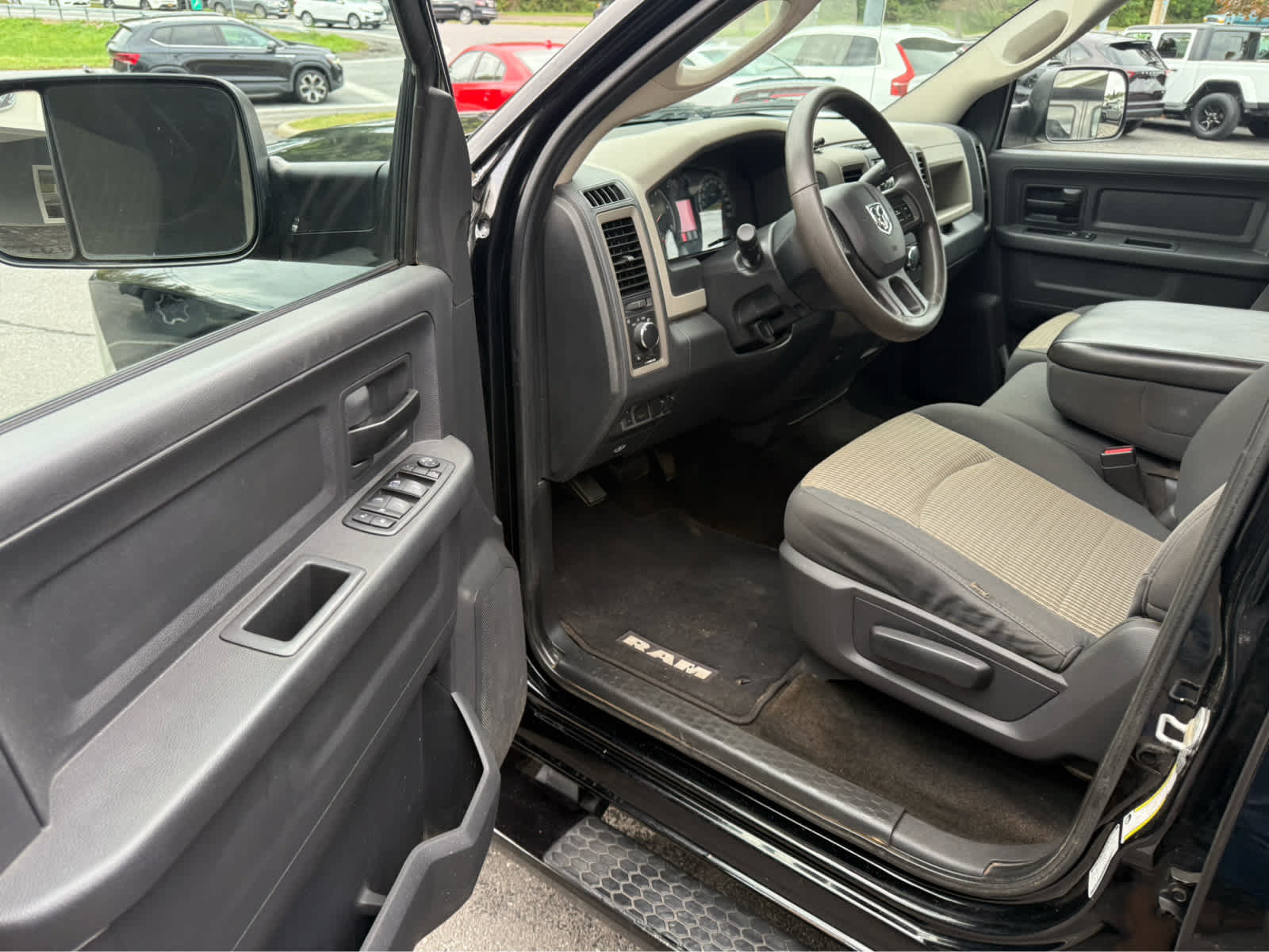 Used 2012 RAM 3500 ST w/ Max Tow Pkg AWD/4WD image 14