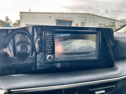 Used 2025 Nissan Kicks S image 14