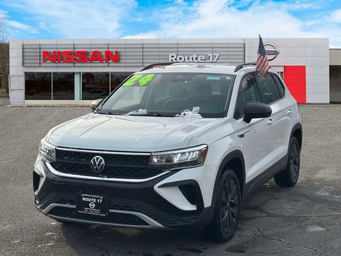 Used 2024 Volkswagen Taos S image 2