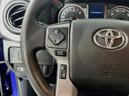 Used 2022 Toyota Tacoma SR5 w/ Technology Package RWD image 19