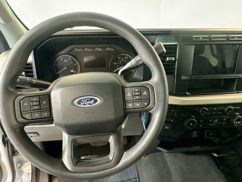 Used 2024 Ford F350 XLT image 11