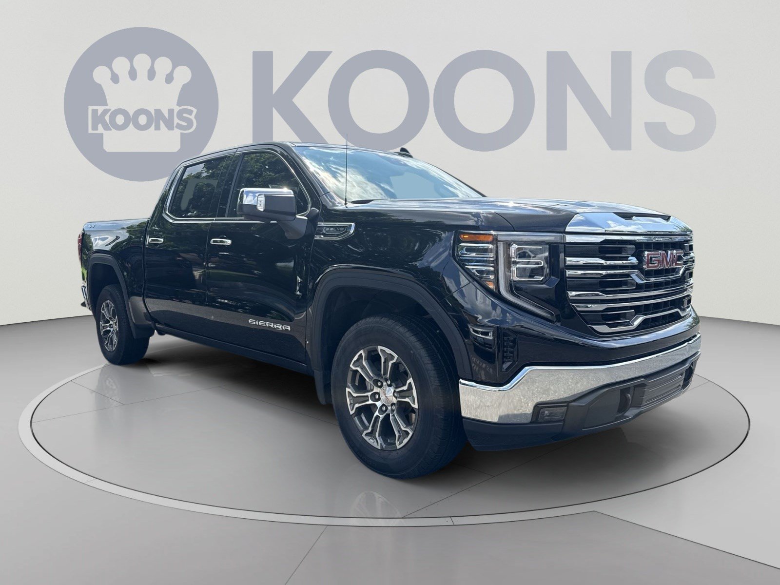 Used 2025 GMC Sierra 1500 SLT AWD/4WD image 8