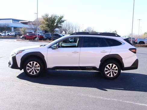 Used 2024 Subaru Outback Premium image 29