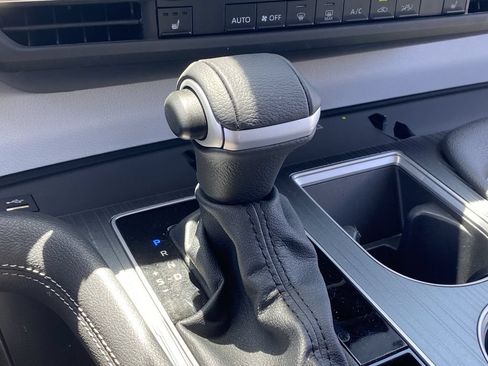 Certified 2026 Toyota Sienna XLE FWD image 13