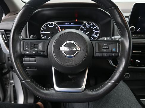 Used 2022 Nissan Rogue SV w/ SV Premium Package image 15