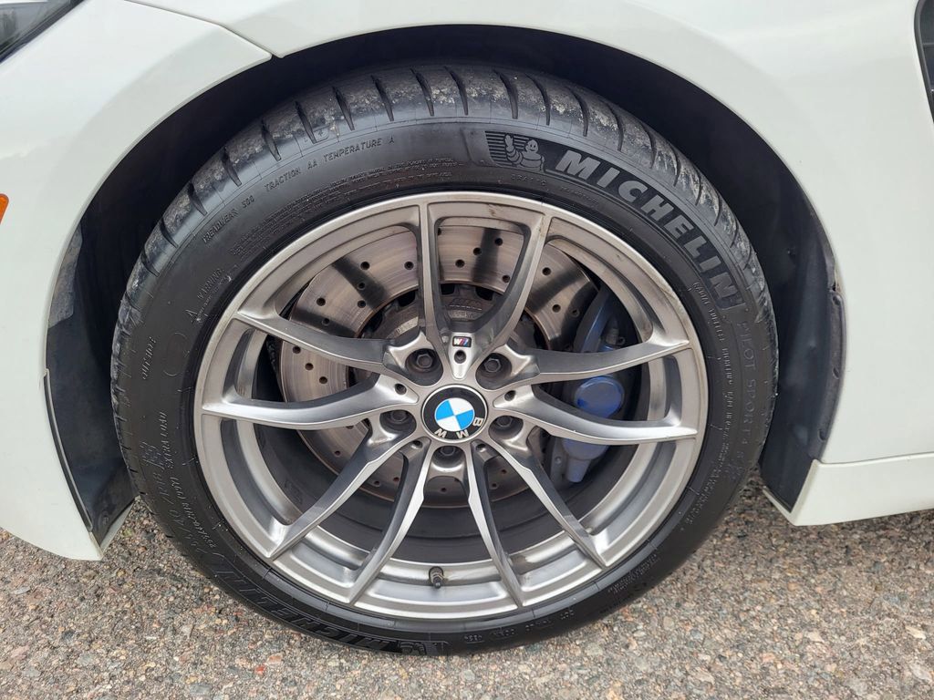 Used 2020 BMW M4 Convertible RWD image 11