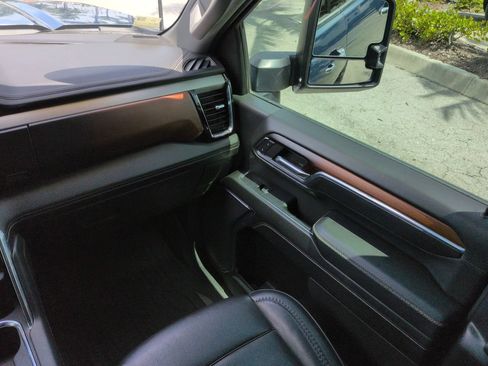 Used 2024 GMC Sierra 2500 Denali w/ Denali Reserve Package AWD/4WD image 17
