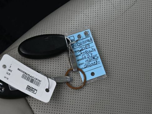 Used 2019 INFINITI Q70 L 3.7 image 19