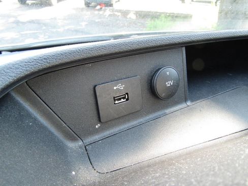 Used 2022 Ford Transit 250 Medium Roof AWD image 18