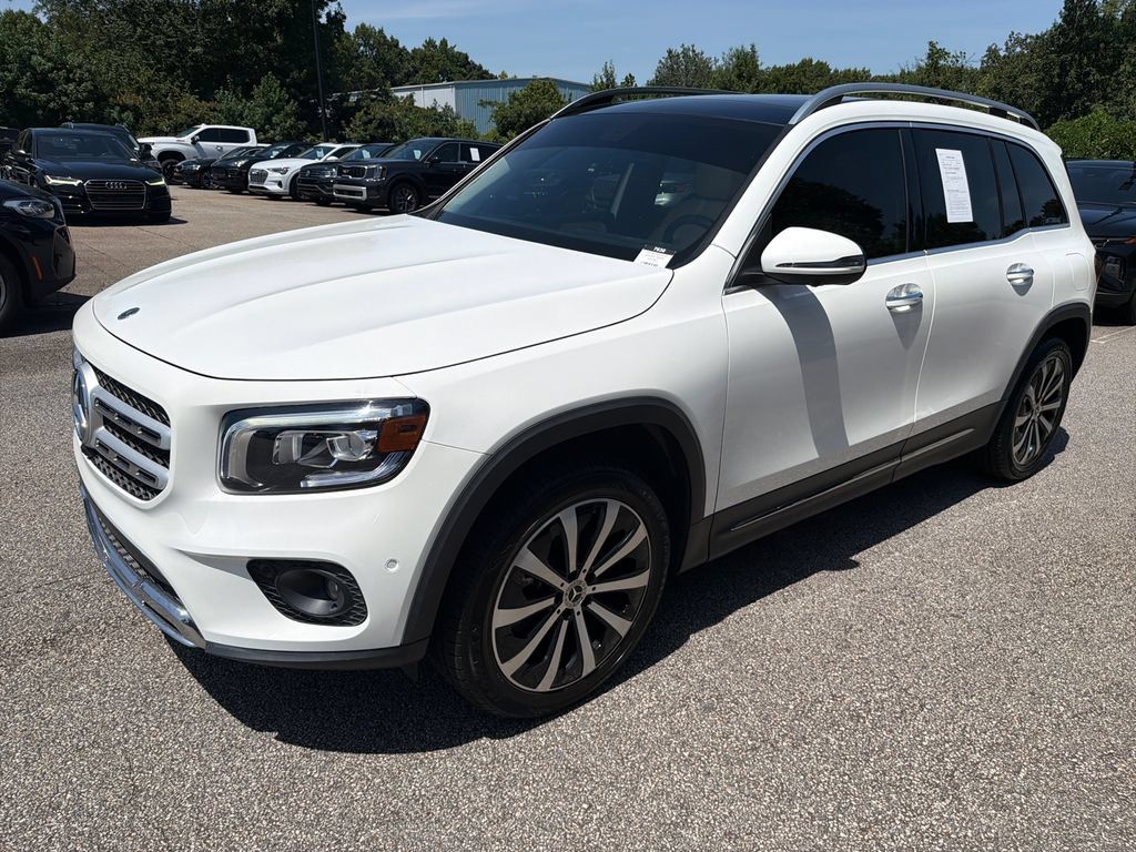 Used 2021 Mercedes-Benz GLB 250 w/ Premium Package image 3