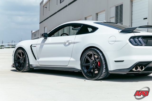 Used 2017 Ford Mustang Shelby GT350R w/ GT350R Equipment Group 920A RWD image 50