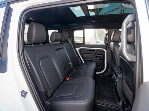 New 2026 Land Rover Defender 110 X-Dynamic SE AWD/4WD image 47