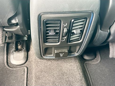 Used 2021 Jeep Grand Cherokee Laredo X RWD image 20