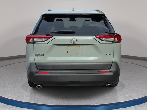 Used 2019 Toyota RAV4 XLE Premium FWD image 2