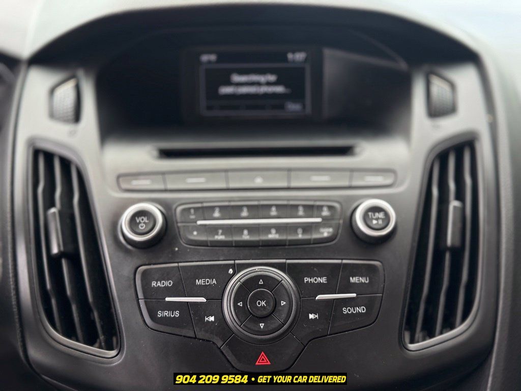 Used 2017 Ford Focus SE FWD image 10