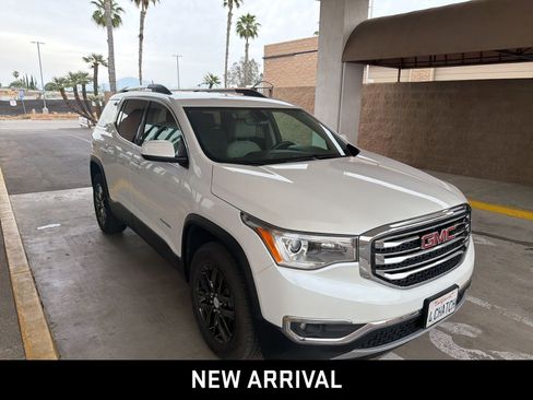 Used 2018 GMC Acadia SLT image 3