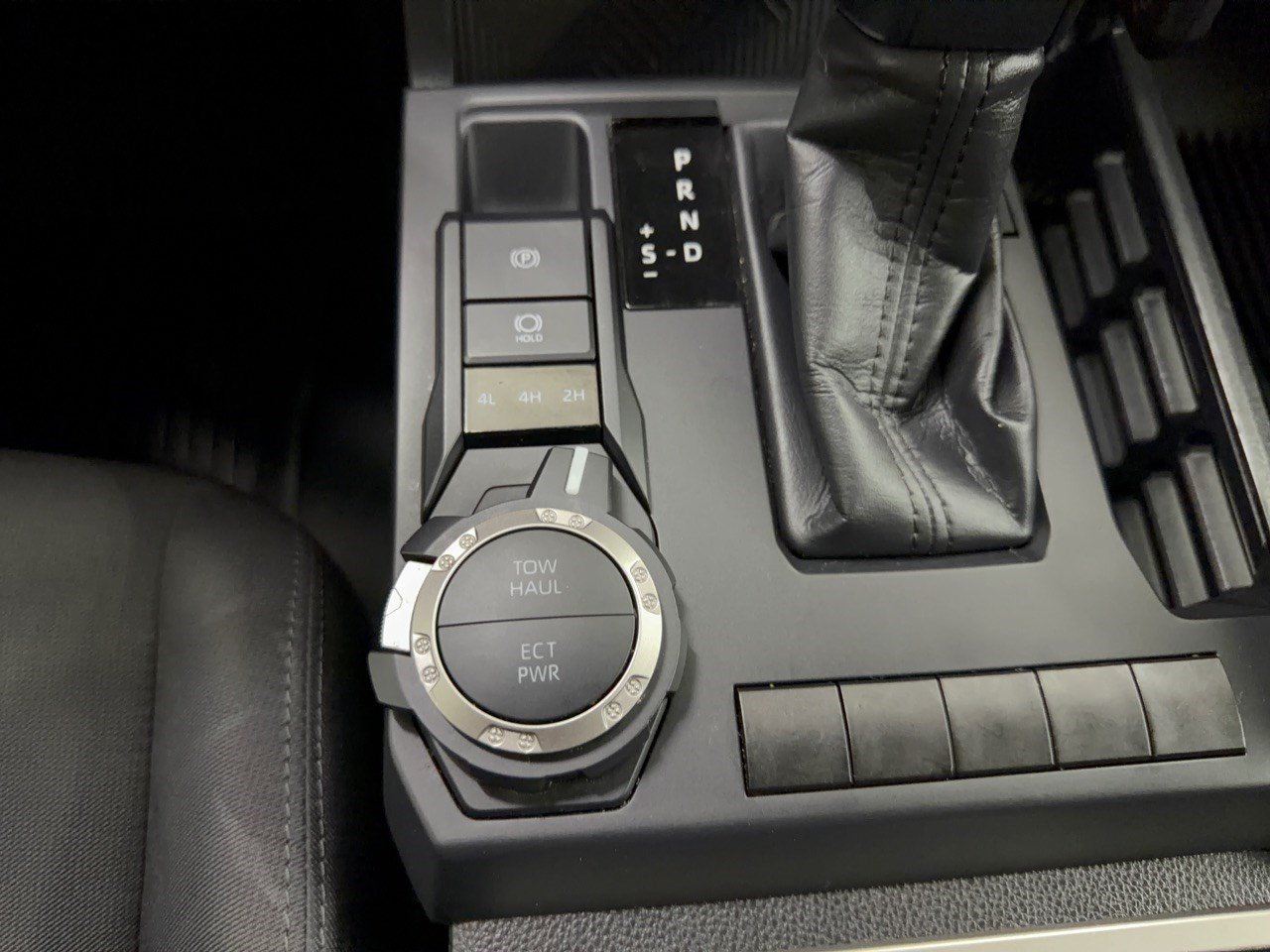 Used 2024 Toyota Tacoma SR5 AWD/4WD image 31