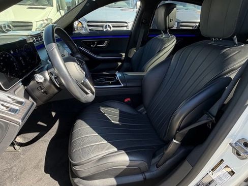 Used 2022 Mercedes-Benz S 580 4MATIC Sedan w/ AMG Line Package image 11