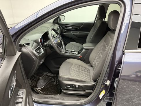 Used 2018 Chevrolet Equinox LT image 3