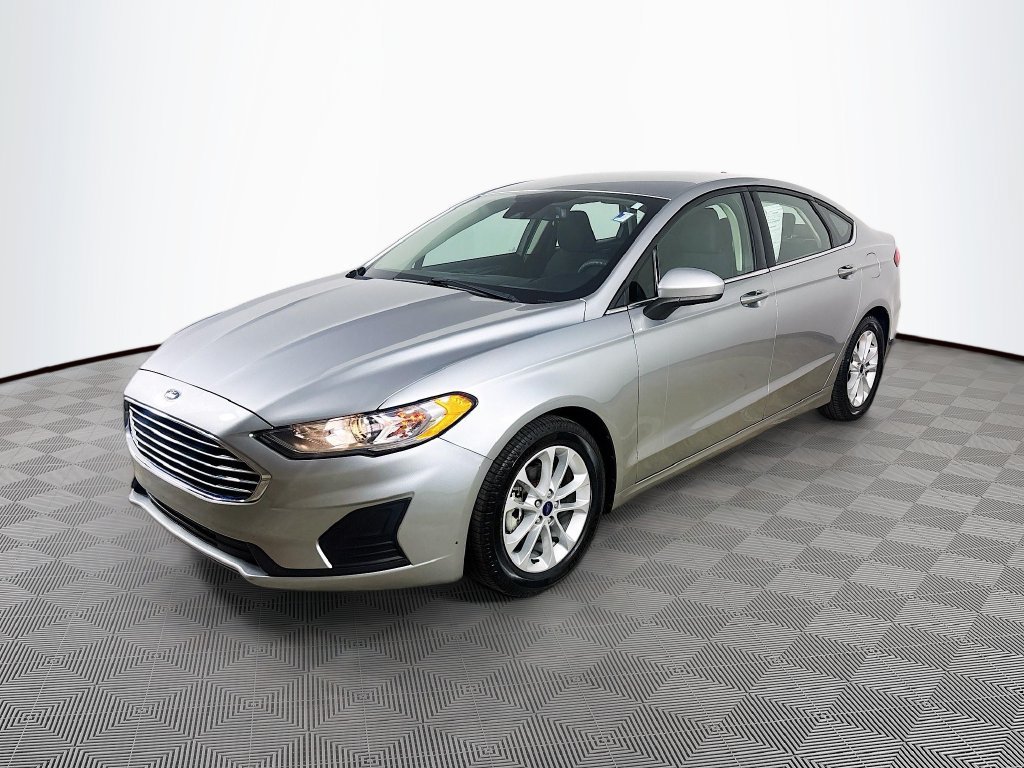 Used 2020 Ford Fusion SE FWD image 3