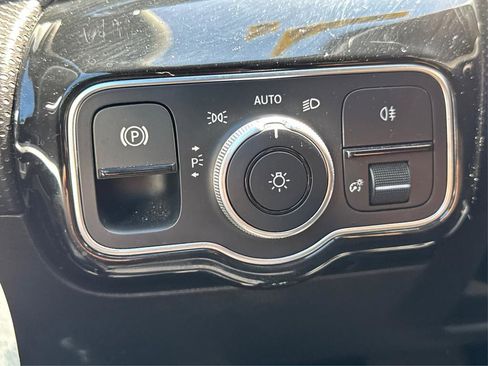 Used 2019 Mercedes-Benz A 220 4MATIC image 78