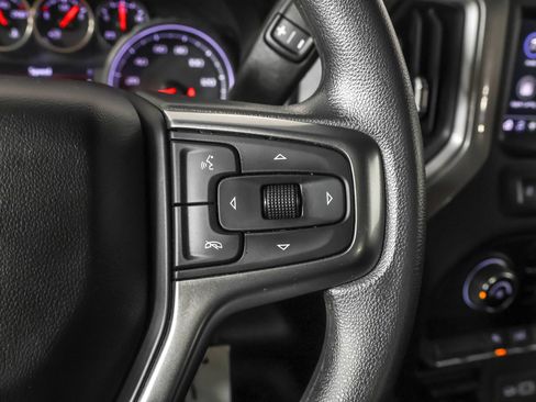 Used 2022 Chevrolet Silverado 1500 Custom w/ Safety Confidence Package AWD/4WD image 31