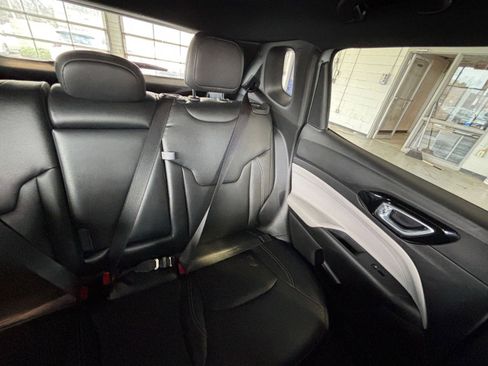 Used 2025 Jeep Compass Limited image 38