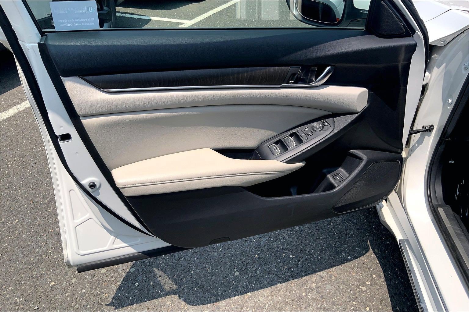 Used 2020 Honda Accord EX image 16