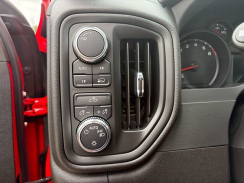 Used 2025 GMC Sierra 1500 Pro w/ Graphite Edition AWD/4WD image 12