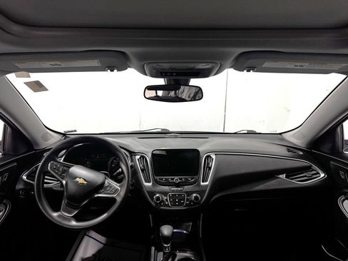 Used 2021 Chevrolet Malibu LT image 2