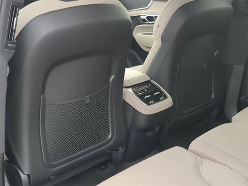 New 2026 Volvo XC90 B5 Core image 18