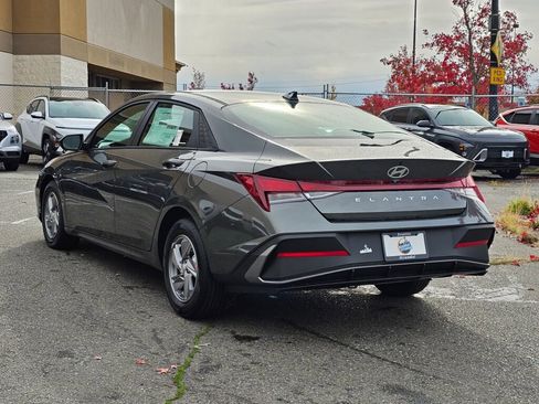 New 2026 Hyundai Elantra SE image 5